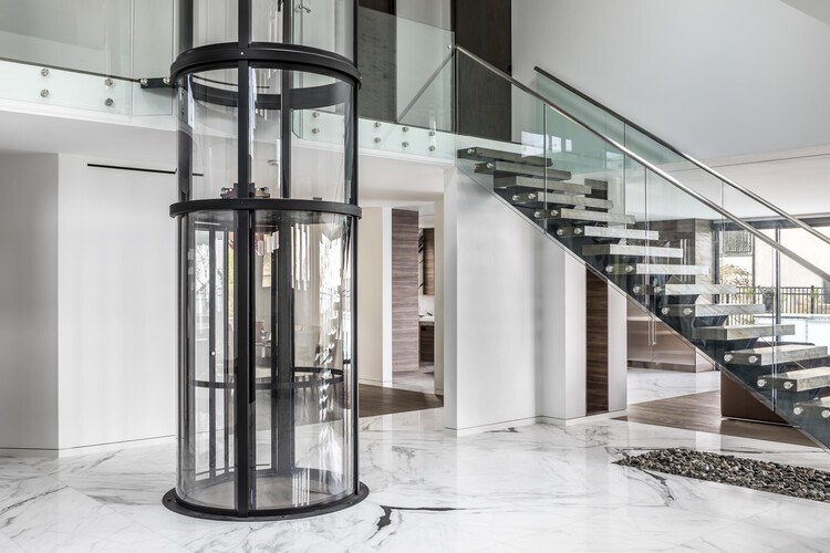Panoramic passenger elevator